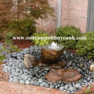 Sỏi đen tự nhiên trang trí tiểu cảnh nước thêm đẹp hơn