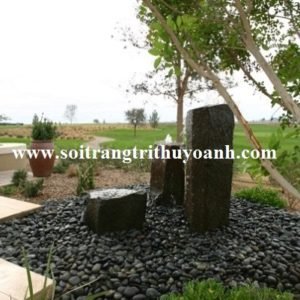 Trang trí tiểu cảnh nước bằng sỏi đen tự nhiên