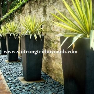 Sỏi đen tự nhiên làm đẹp cho tiểu cảnh sân vườn