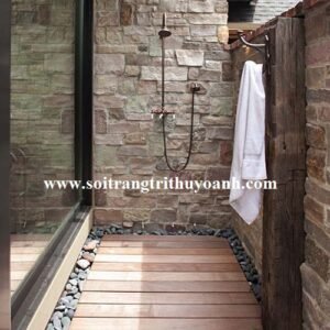 Không gian phòng tắm ngoài trời thêm đẹp khi trang trí bằng sỏi đen tự nhiên