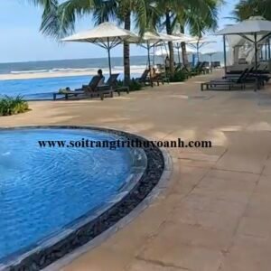 Sỏi đen bóng trang trí bể bơi cho không gian thêm đẹp