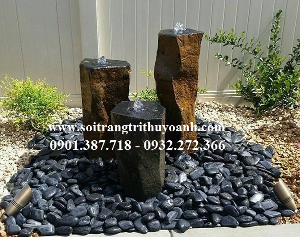 Ấn tượng hơn với tiểu cảnh sân vườn trang trí bằng sỏi đen bóng
